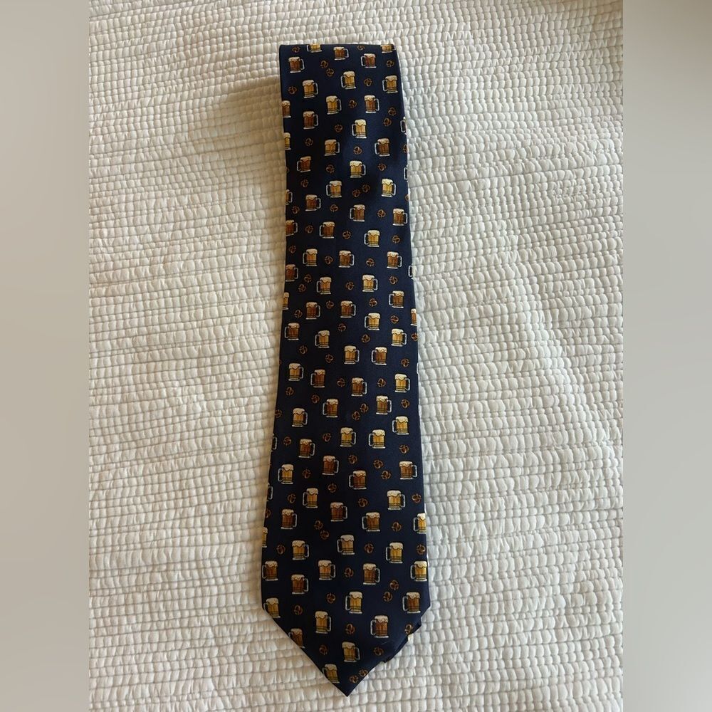 Alynn Neckwear Beer Mug Pattern 100% Silk Necktie Mens Made In USA
